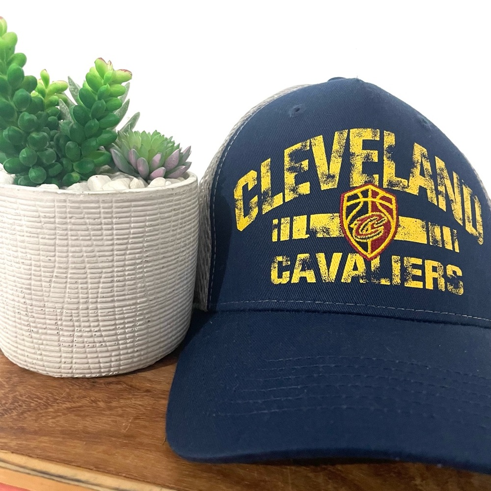 CLEVELAND CAVALIERS Blue and Yellow adjustable hat